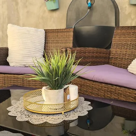 Lori Apartment *